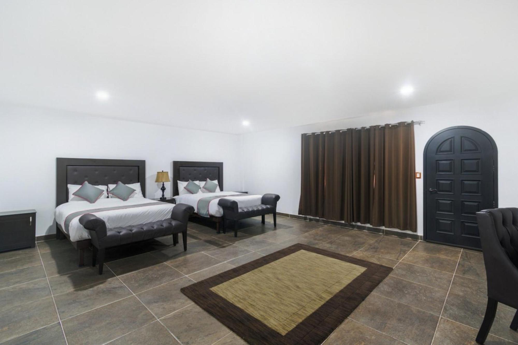 Collection O Hotel Nueva Escocia, פואבלה מראה חיצוני תמונה